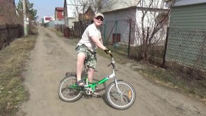 Лева крутой гонщик!!! Дрифт и езда без сиденья!!