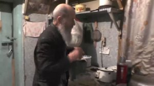 Приготовление обеда себе и кошкам, когда дома никого нет. Март, 2019