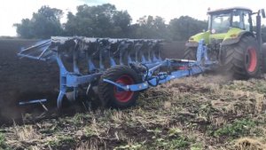 Пахота плуг Lemken Eurodiamant 11 6+1 и трактор Claas Axion 850 ч.1