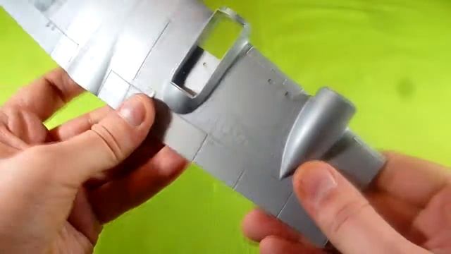 Обзор коробки "C-121A Constellation "Berlin"" от Heller в масштабе 1/72 смотреть онлайн