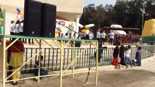 Выступление на сцене , пурим 2014 смотреть онлайн