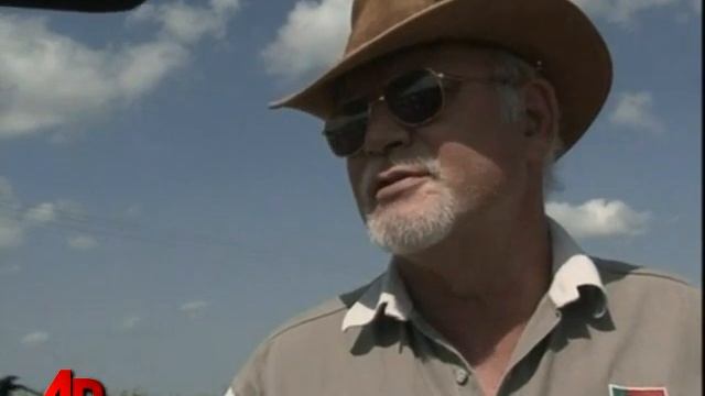 Raw Video: Terreblanche Is Killed in S Africa смотреть онлайн