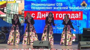 "СИНИЙ ПЛАТОЧЕК ДЕНЬ" поёт ансамбль "Иван-чай" в гостях у "Митрофановны" живой звук.