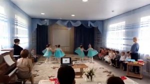 "Хоровод березок" Евтодьевой А..Музыкальный руководитель Луиза Хачатурян г. Кисловодск