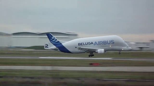 Smooth touchdown Airbus A300B-Beluga Toulouse смотреть онлайн