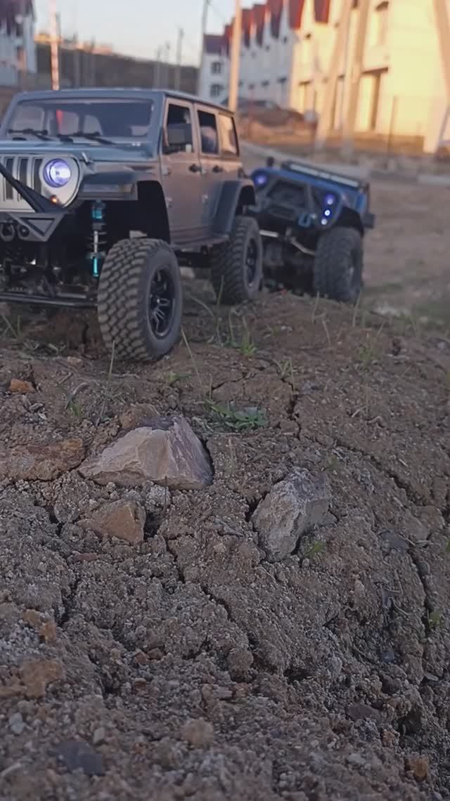 Едем на MN-128 и RGT EX86100 #rc #rccar #rccars #crawler #scale #rclife #rgt #mnmodel #jeep