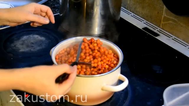 Сироп из ягод красной рябины рецепт полезной, вкусной заготовки на зиму. Syrup berries of red Rowan