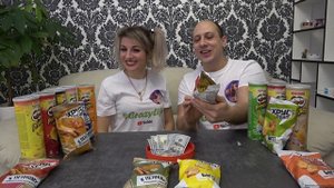 УГАДАЙ ВКУС СУХАРИКОВ с ЗАКРЫТЫМИ глазами//РАУНД 2// КИРИЕШКИ против ЧИПСАВ.