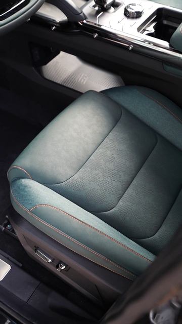 T2 черный. Voyage. Зеленый салон. Автокласс.
