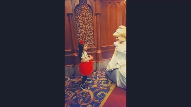 Princess Eliza Meets Ariel, Snow White, Cinderella and Rapunzel Medium смотреть онлайн