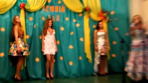 Осенний бал-дефиле)*