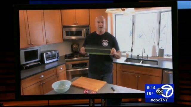 Children of firefighter who pitched his invention on 'Shark Tank' donate to FDNY charity смотреть онлайн