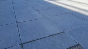 Организация поверхностнгого водосбора на покрытии из плит мощения. Пример из практики.