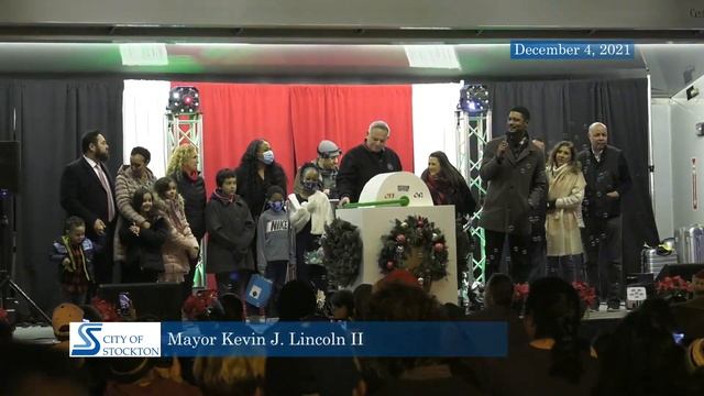 2021 Annual Holiday Tree Lighting смотреть онлайн