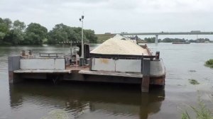 буксиры БТМ-5, "Владимир Шарапов" и "Геннадий Уралёв"  с баржами