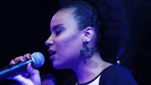 MUSICAL 20 ANOS DIANTE DO TRONO | EP. 06 | MEDLEY SANTO DEUS смотреть онлайн