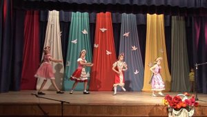 20. Танец "Царевны", постановка Т. Челюбеевой