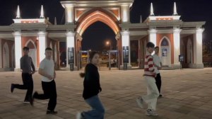 Калмыцкий танец в вечерней Москве.