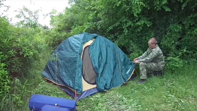 Поход с ночёвкой в палатке. Уха из карасей на костре. смотреть онлайн