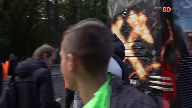 Встреча с болельщиками и прогулка по Львову перед матчем с Карпатами смотреть онлайн