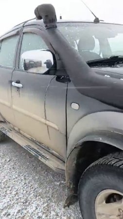 Автобус с пассажирами слетел в кювет рядом с Эгвекинотом