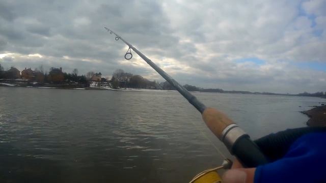 Коварная Москва река!Клюнул крокодил!обрывы смотреть онлайн