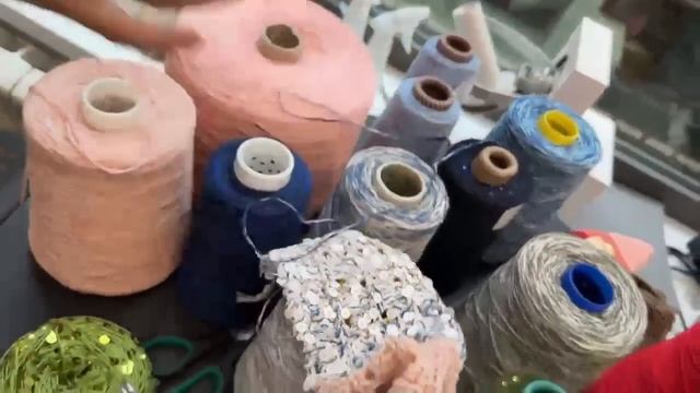 Two hands - Подбираем пряжу под #стиль_шанель с Александрой и Ольгой Скрипник смотреть онлайн