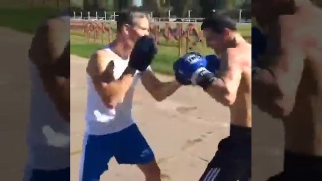 Работа на лапах. Бокс. Ultimatum boxing mitts Boxing mittwork #teamkorshunov смотреть онлайн