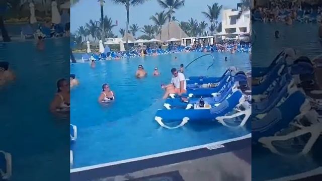 Развлекательная программа возле бассейна, отель Hard Rock Hotel & Casino Punta Cana 5*