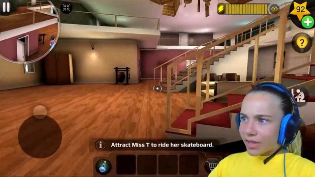 Family Play TV -  ЗЛАЯ УЧИТЕЛЬНИЦА МИСС ТИ против ПРИВЕТ СОСЕДА Scary Teacher 3D