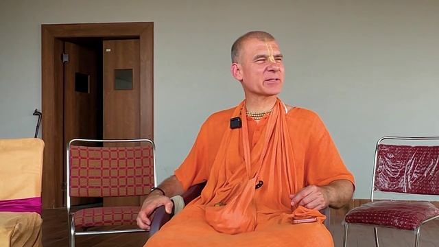 Шрила Прабхупада: "У чистого преданного есть все сиддхи, но он не хочет их показывать".