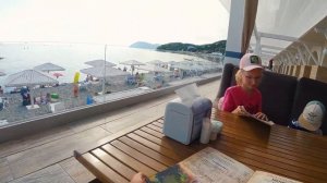 Широкая Балка - лучший пляж Новороссийска, с очень красивым морем и живой фауной подводного мира.