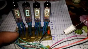 Еще часы, замена индикаторных ламп на большие по размеру.