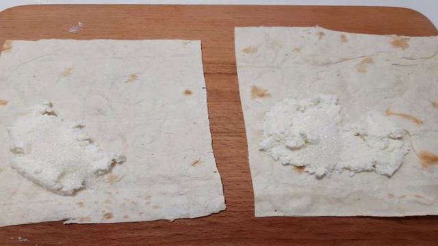 Лаваш с творогом и черносливом