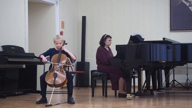 Л. Бетховен "Контрданс" смотреть онлайн