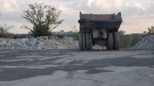 БелАЗ трогается с места