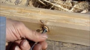 Как закрепить сучок