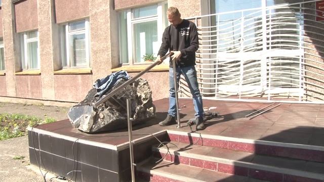 Новые перила у администрации. смотреть онлайн