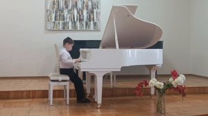 1.Л. Бетховен. Сонатина соль мажор. 2. П. Чайковский. Марш деревянных солдатиков.