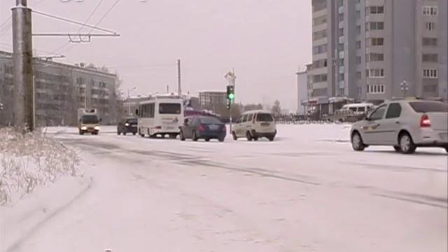 На дорогах Благовещенска из-за снегопада сложилась напряжённая ... смотреть онлайн