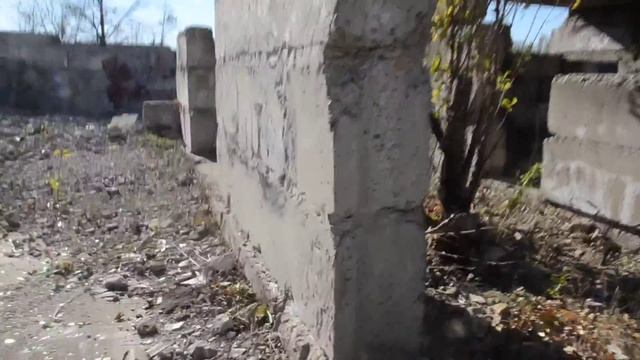 Парк Победа Лозовая  развалины больницы