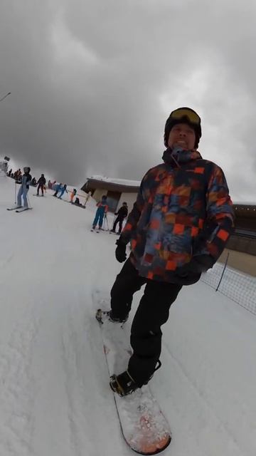 Мнем снег на Красной Поляне #Shorts смотреть онлайн