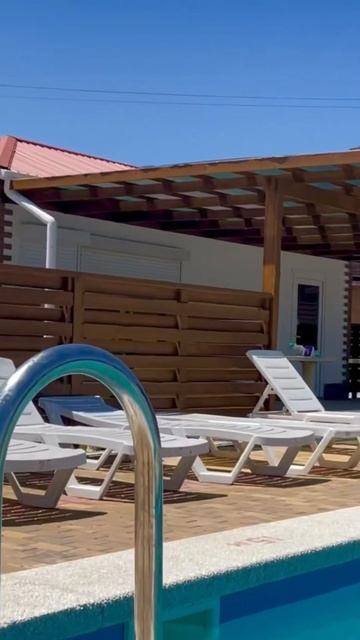 Чистка бассейна #shots #крым #пляжикрыма #лето2023 #крымреалии #крымсегодня #гостевой_дом #humor смотреть онлайн