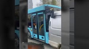 ГТА по-питерски: на юге города в один момент столкнулись легковушка, газель и автобус