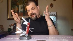 Victorinox Huntsman Lite (Review)