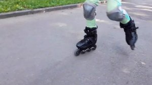 Учимся вместе кататься на роликах. "Обучалка" от Маши, как кататься на роликах на одной ноге.