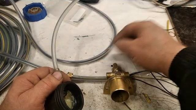 Система водолазной связи с поверхностью, берегом, используя радиосвязь,Делаем разводку проводов