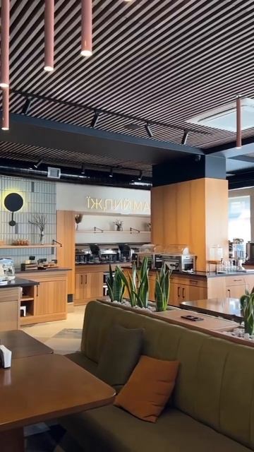 Ресторан у Буковелі, до якого ти повернешся🙌🏻 #ukraine #travel #hotel #bukovel #karpaty смотреть онлайн