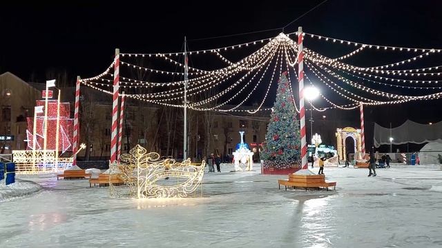 Бесплатный каток Симановского в Екатеринбурге #россия #екатеринбург смотреть онлайн