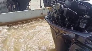 Запуск лодочного мотора Yamaha F 20. 2012 год. румпель